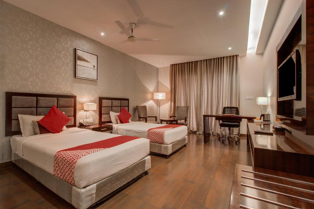 Oyo 3575 The Wave International Hotel Jamshedpur Exterior foto