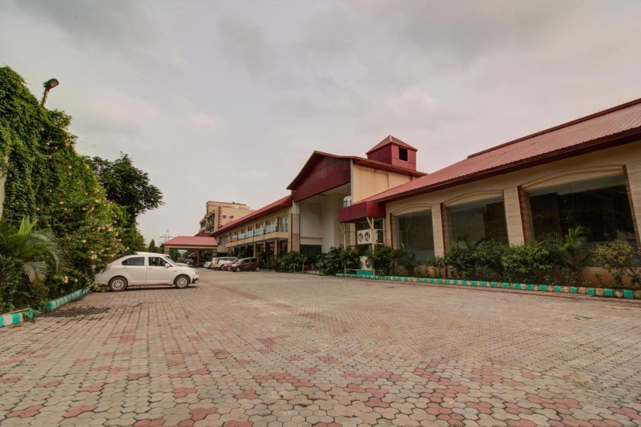 Oyo 3575 The Wave International Hotel Jamshedpur Exterior foto