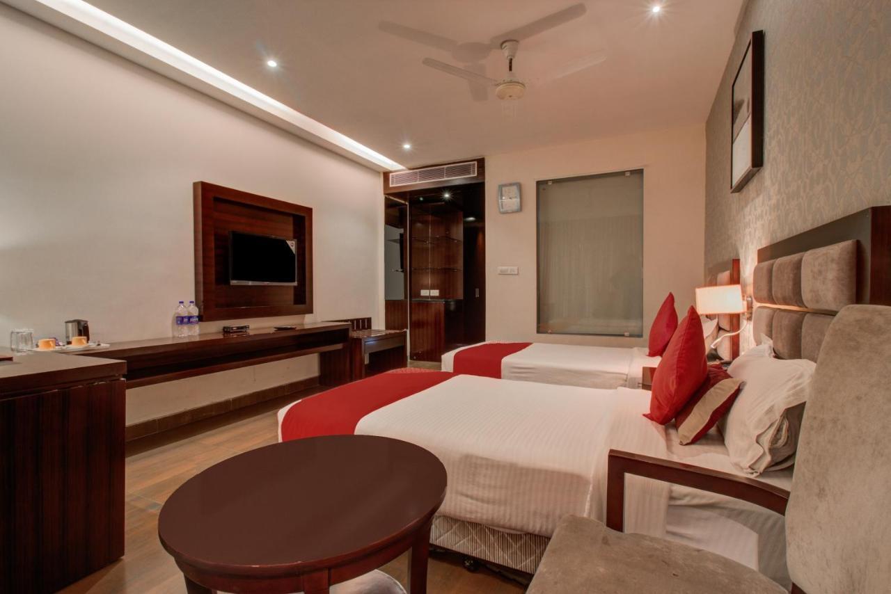 Oyo 3575 The Wave International Hotel Jamshedpur Exterior foto
